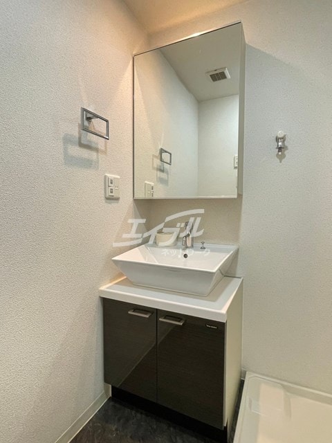  大阪メトロ御堂筋線/新大阪駅 徒歩8分 3階 築19年