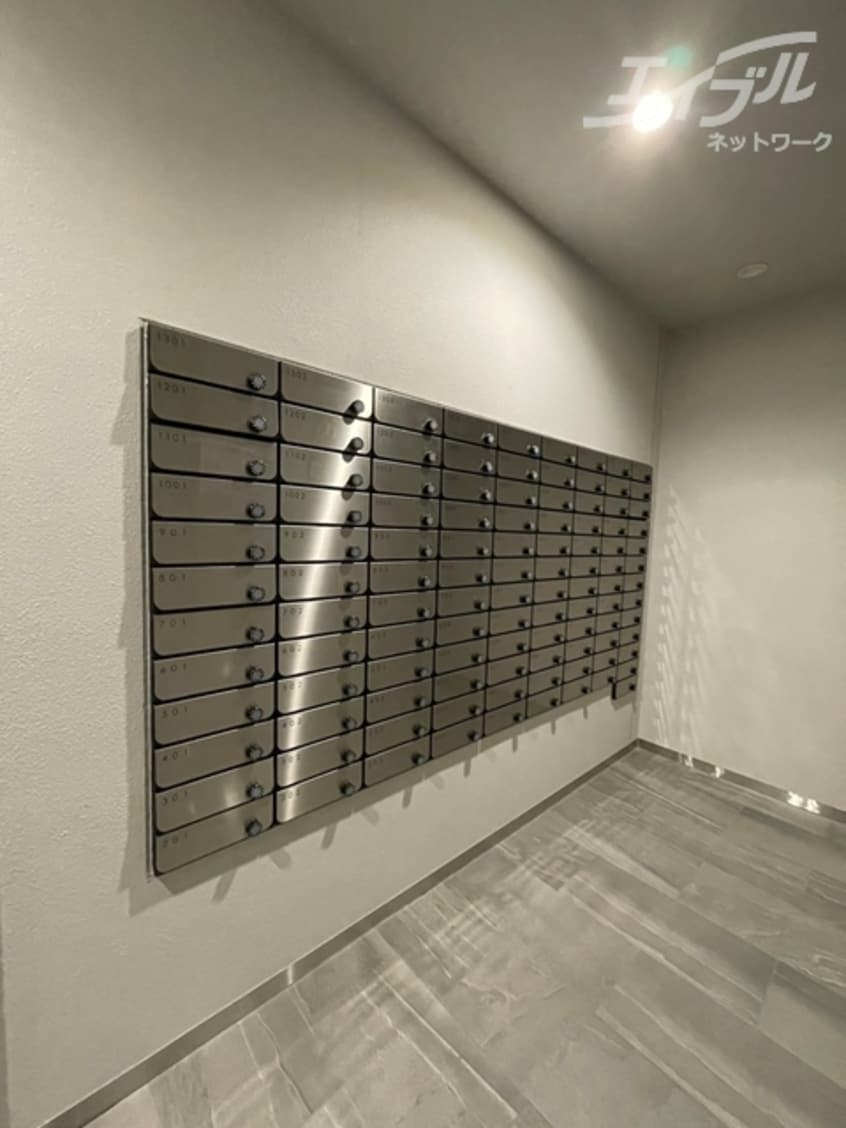  大阪メトロ御堂筋線/新大阪駅 徒歩9分 11階 1年未満