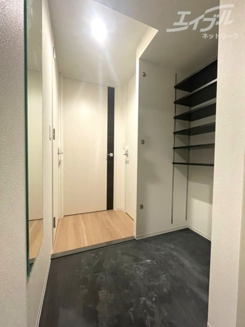  大阪メトロ御堂筋線/新大阪駅 徒歩9分 11階 1年未満