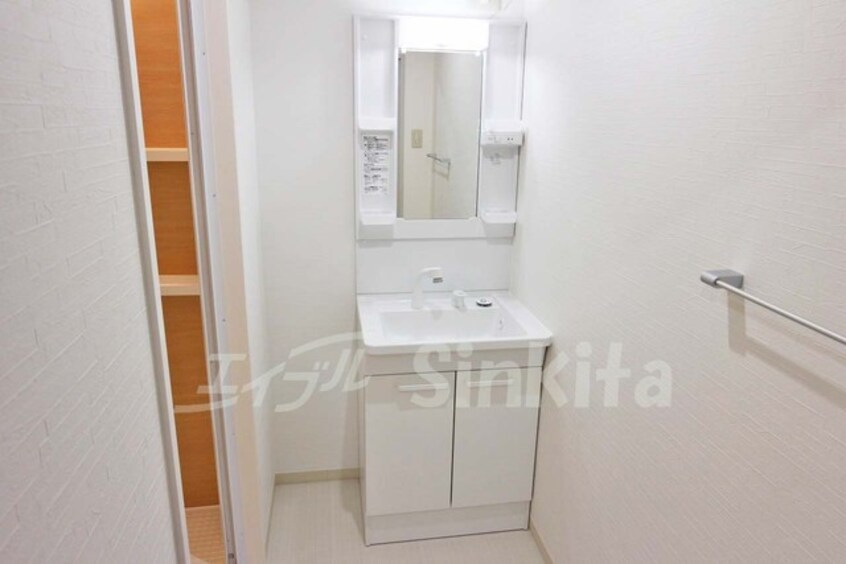  東海道本線<琵琶湖線・JR京都線>/東淀川駅 徒歩2分 4階 築31年