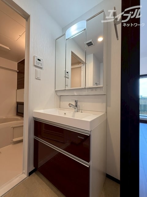  阪急神戸線/神崎川駅 徒歩10分 7階 1年未満