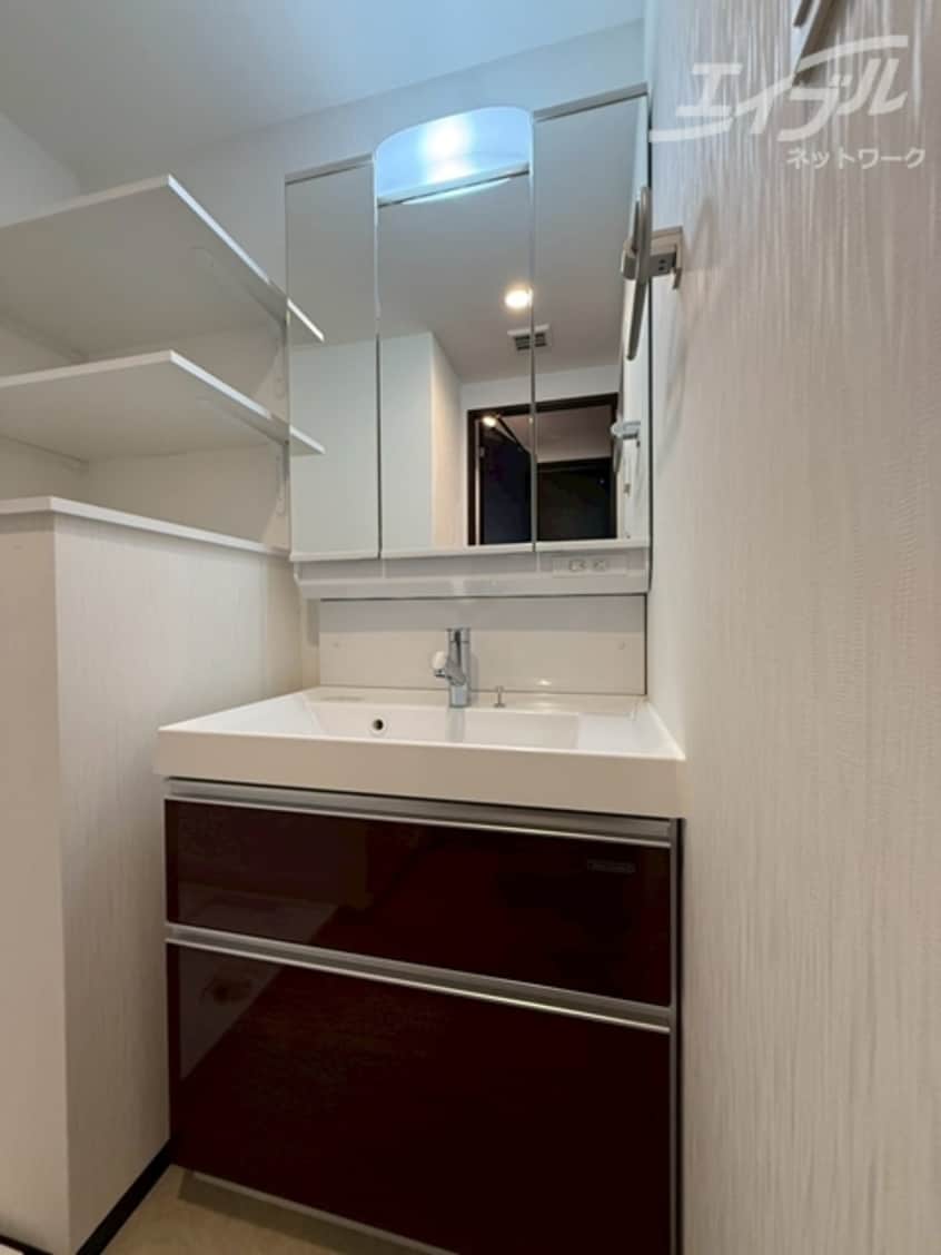  阪急神戸線/神崎川駅 徒歩10分 7階 1年未満