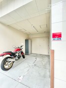 バイク置き場完備 エグゼ新大阪南