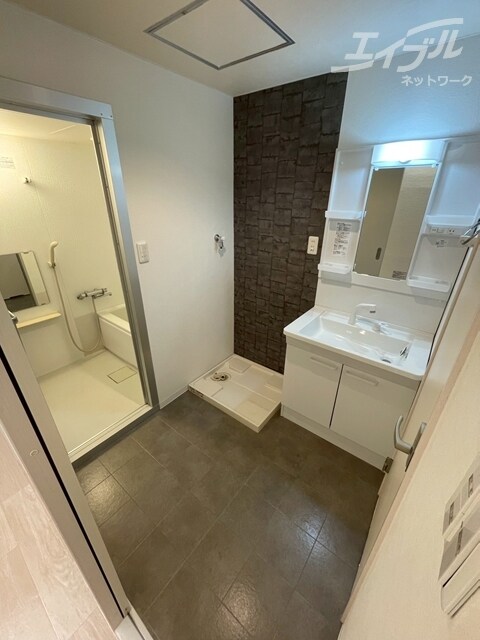  大阪メトロ御堂筋線/西中島南方駅 徒歩13分 6階 築40年