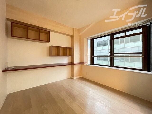  大阪メトロ御堂筋線/西中島南方駅 徒歩13分 6階 築40年