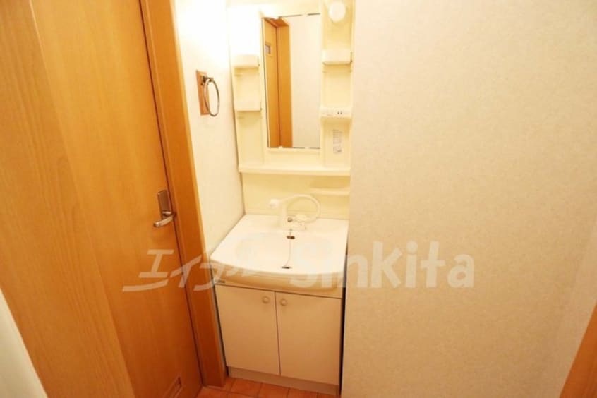  ネイクレスト三国本町