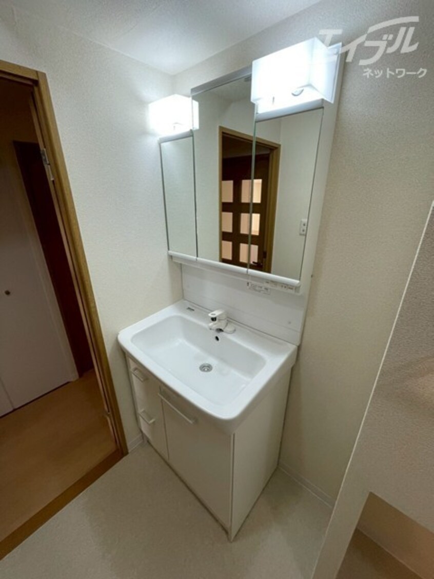  アーベイン東三国