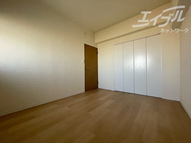  アーベイン東三国