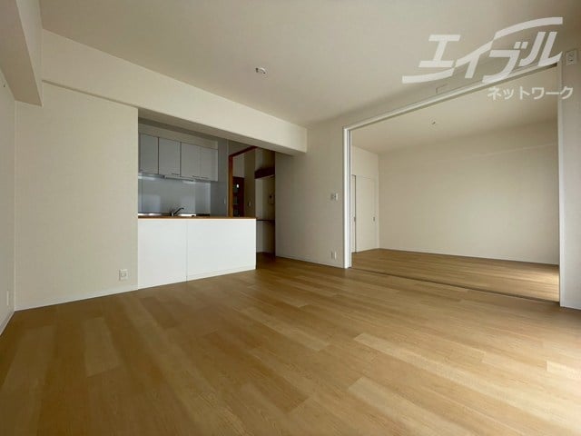  アーベイン東三国