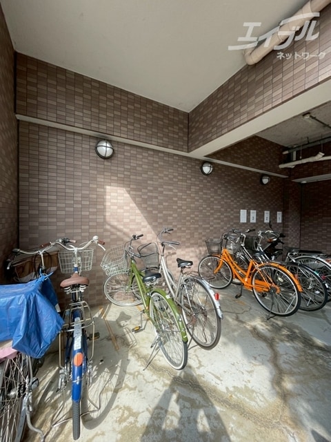 駐輪場 レイセニット北大阪