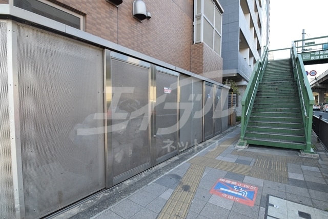  大阪メトロ御堂筋線/江坂駅 徒歩5分 2階 築23年