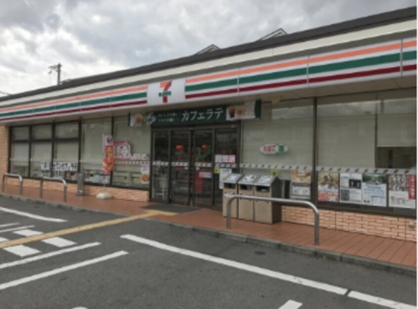 セブンイレブン豊中稲津町1丁目店(コンビニ)まで623m※セブンイレブン豊中稲津町1丁目店 PARK　HoKule'a