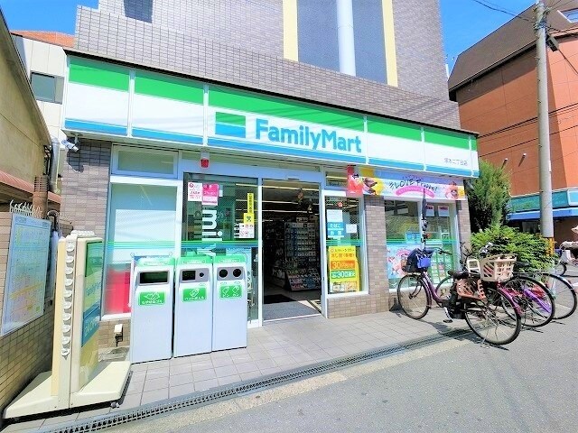 ファミリーマート塚本二丁目店(コンビニ)まで658m※ファミリーマート塚本二丁目店 毛利マンション