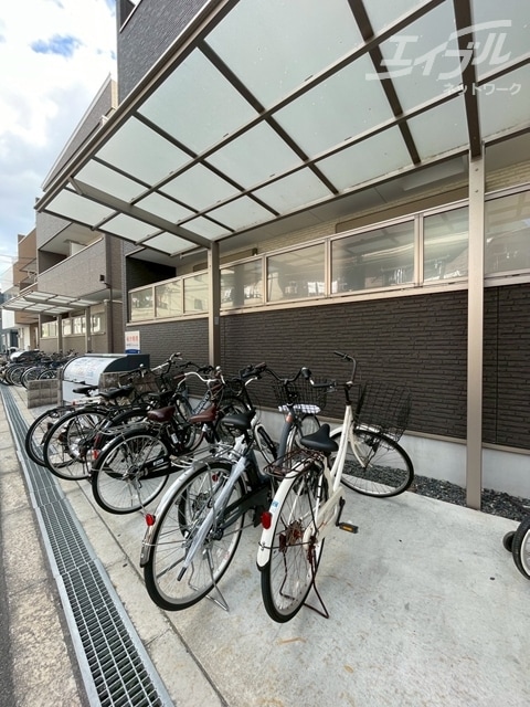 自転車置き場 セレニティ田川北A棟