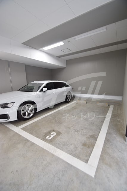  大阪メトロ御堂筋線/江坂駅 徒歩6分 11階 築4年