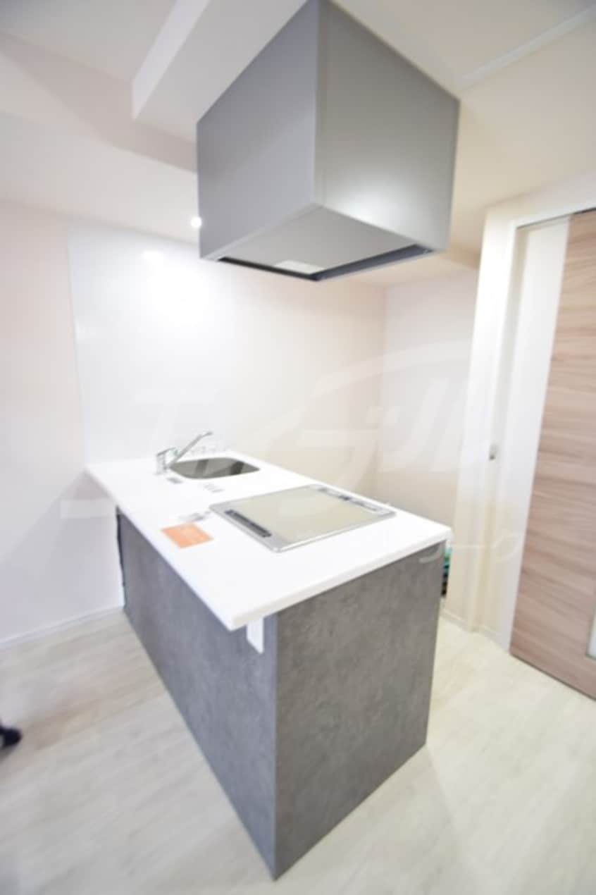  大阪メトロ御堂筋線/江坂駅 徒歩6分 11階 築4年