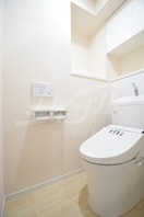  大阪メトロ御堂筋線/江坂駅 徒歩6分 11階 築4年