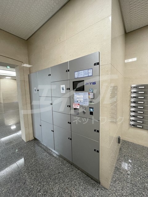  大阪メトロ御堂筋線/江坂駅 徒歩6分 3階 築19年