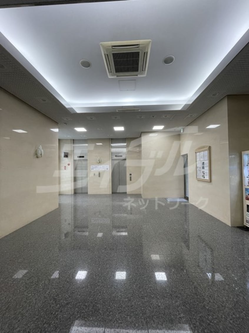  大阪メトロ御堂筋線/江坂駅 徒歩6分 3階 築19年