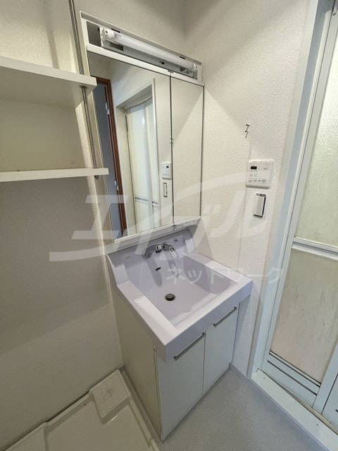  大阪メトロ御堂筋線/江坂駅 徒歩6分 3階 築19年