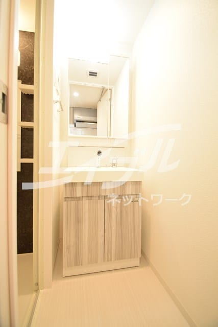  大阪メトロ御堂筋線/江坂駅 徒歩7分 3階 築6年