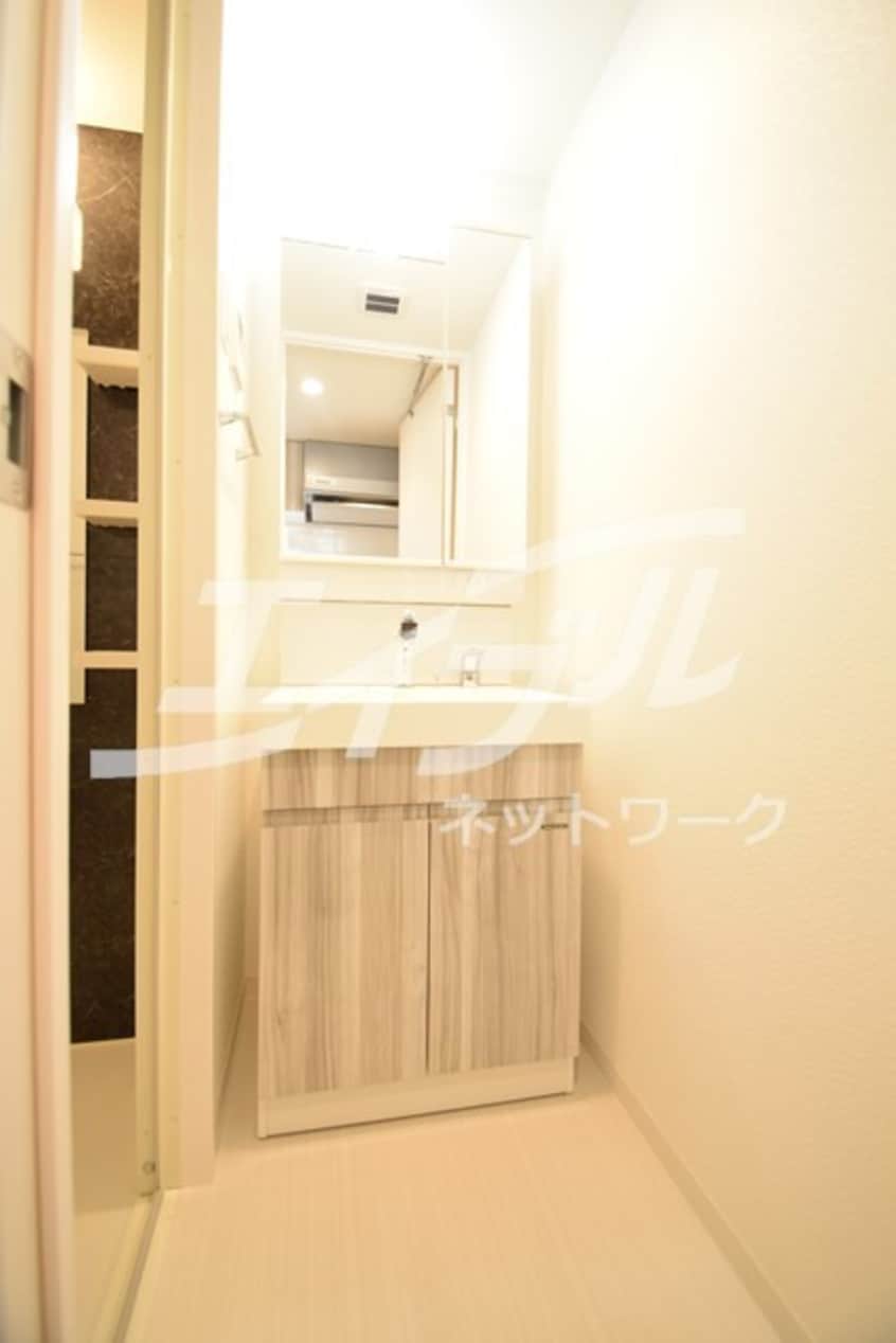  大阪メトロ御堂筋線/江坂駅 徒歩7分 3階 築6年