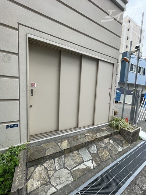  大阪メトロ御堂筋線/江坂駅 徒歩10分 8階 築11年