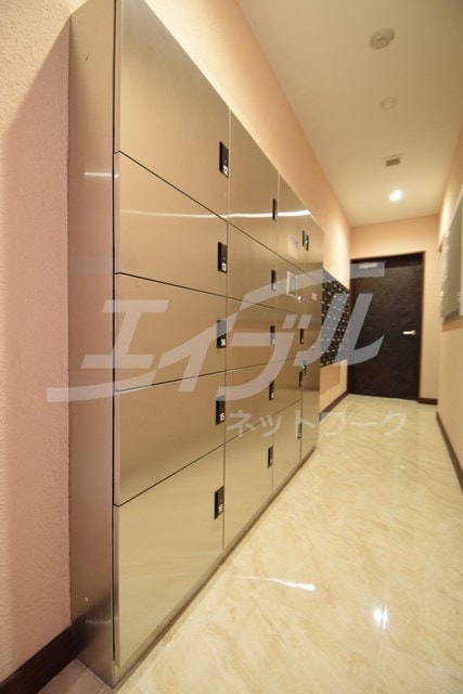  大阪メトロ御堂筋線/江坂駅 徒歩10分 9階 築6年