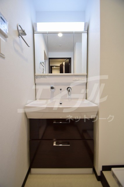  大阪メトロ御堂筋線/江坂駅 徒歩10分 9階 築6年