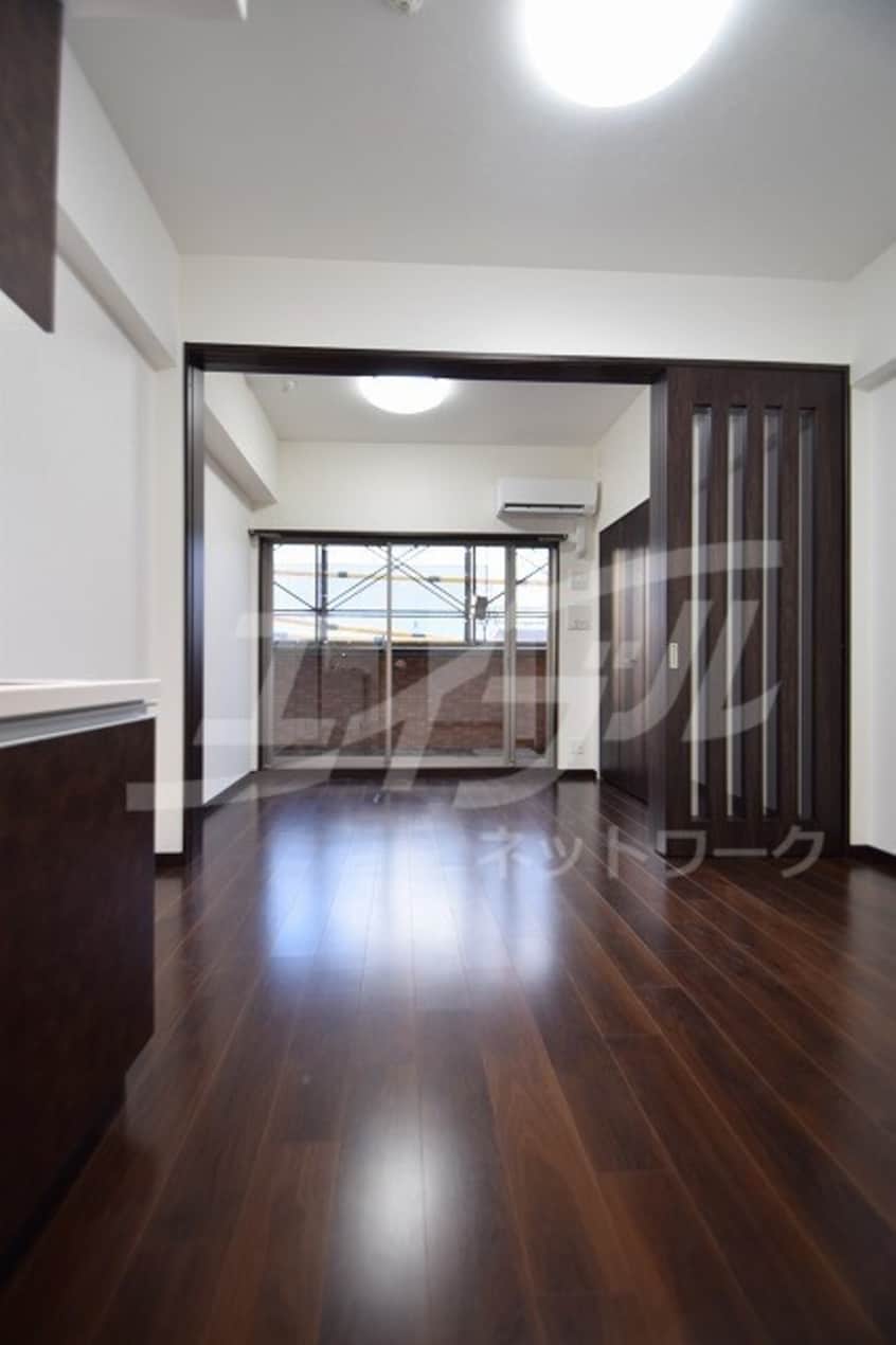  大阪メトロ御堂筋線/江坂駅 徒歩10分 9階 築6年