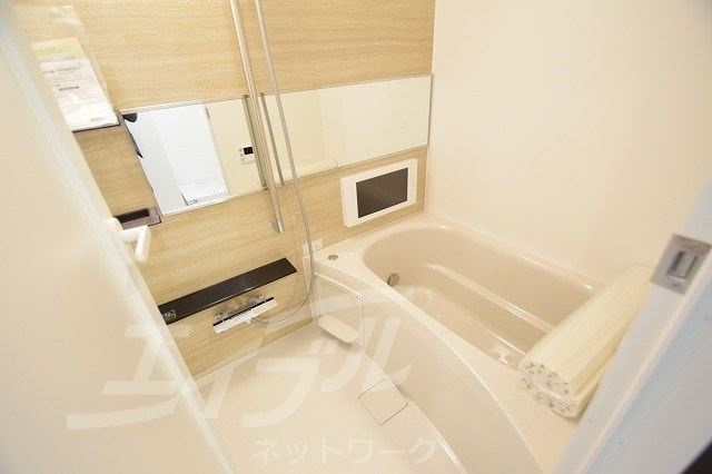  大阪メトロ御堂筋線/江坂駅 徒歩10分 9階 築6年