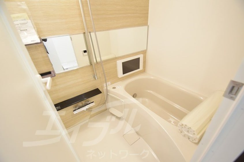  大阪メトロ御堂筋線/江坂駅 徒歩10分 9階 築6年