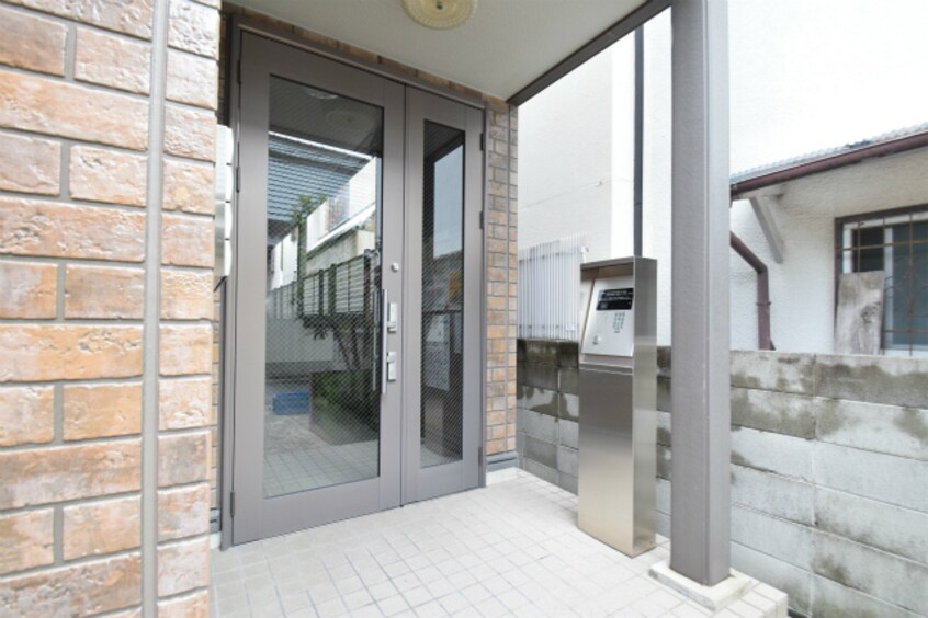  大阪メトロ御堂筋線/江坂駅 徒歩7分 2階 築20年