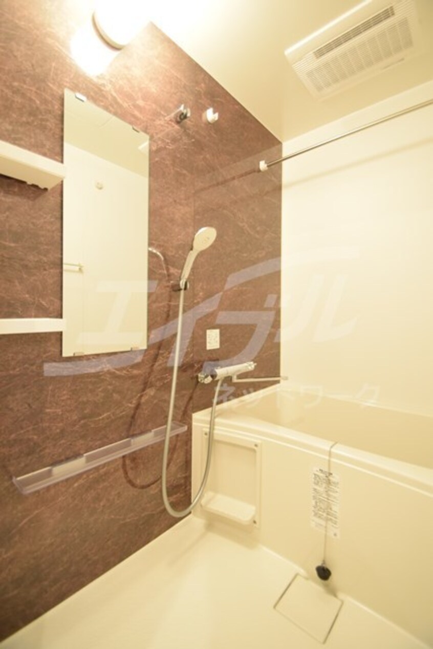  大阪メトロ御堂筋線/江坂駅 徒歩5分 7階 築5年