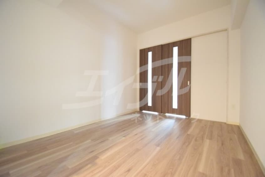  大阪メトロ御堂筋線/江坂駅 徒歩5分 7階 築5年