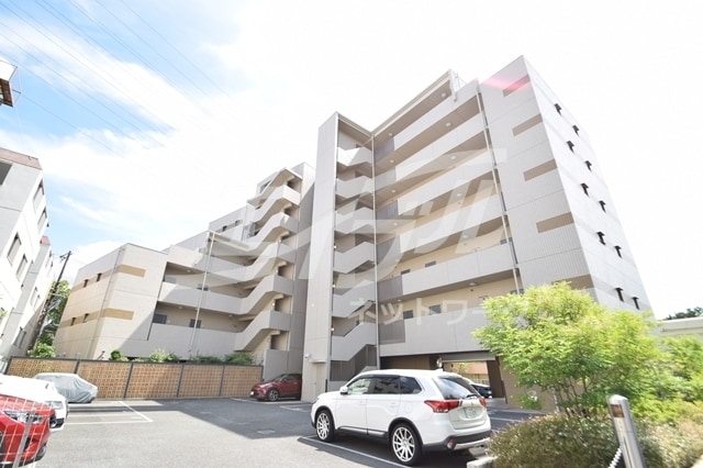  北大阪急行電鉄南北線/緑地公園駅 徒歩8分 4階 築15年