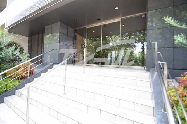  北大阪急行電鉄南北線/緑地公園駅 徒歩8分 4階 築15年