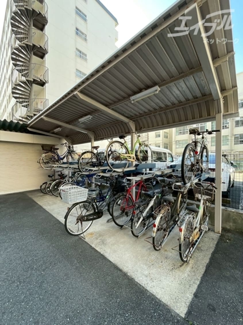 駐輪場 大阪メトロ御堂筋線/東三国駅 徒歩11分 10階 築47年