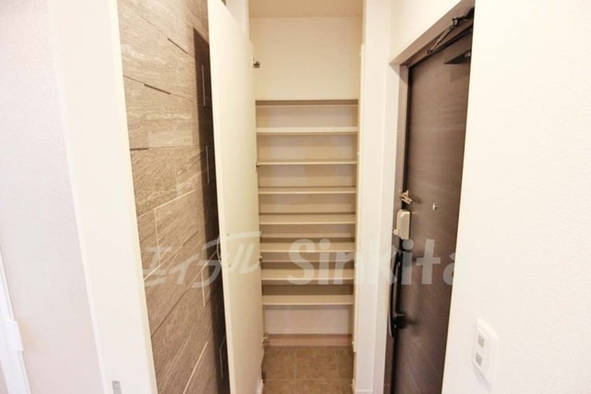 その他 アドール