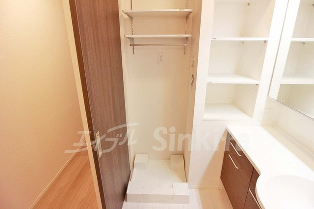 その他 アドール