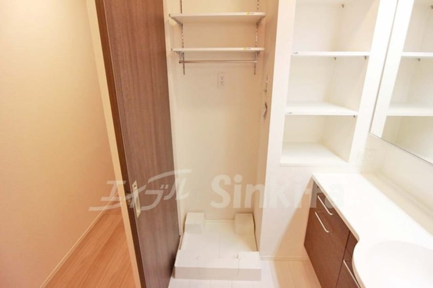 その他 アドール