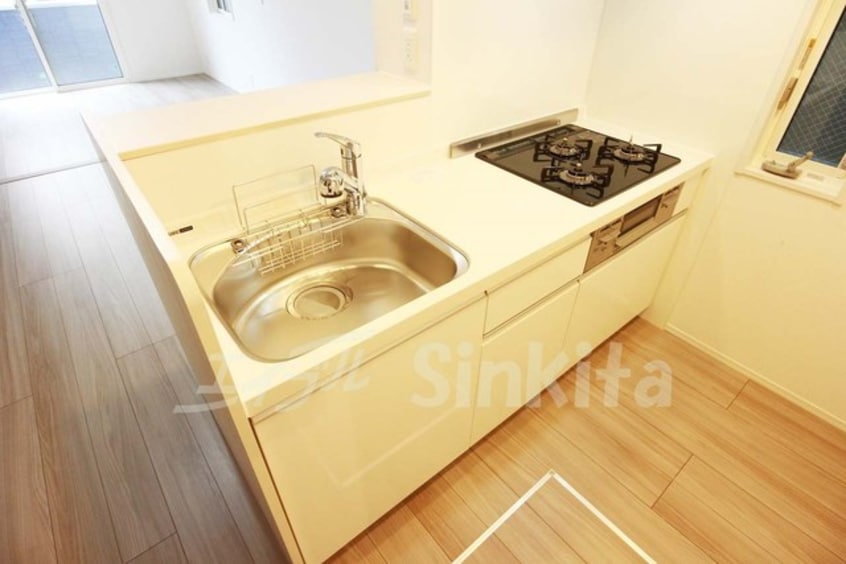 その他 アドール