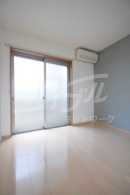  大阪メトロ御堂筋線/江坂駅 徒歩10分 2階 築12年