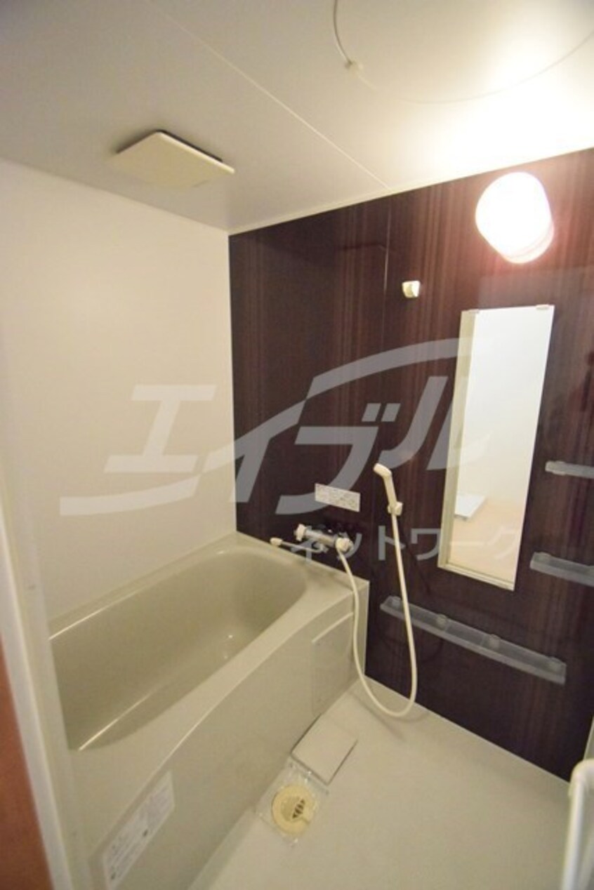  大阪メトロ御堂筋線/江坂駅 徒歩10分 2階 築12年