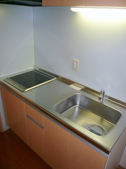  大阪メトロ御堂筋線/江坂駅 徒歩5分 3階 築16年