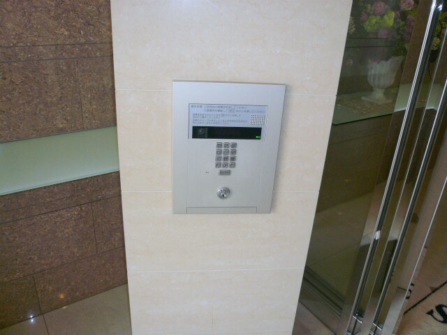  大阪メトロ御堂筋線/江坂駅 徒歩5分 3階 築16年