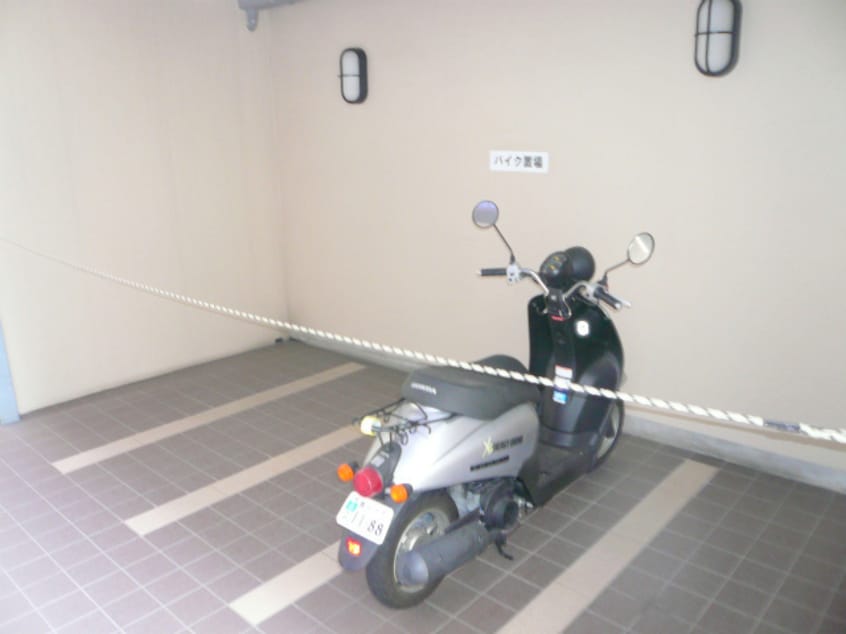  大阪メトロ御堂筋線/江坂駅 徒歩5分 3階 築16年