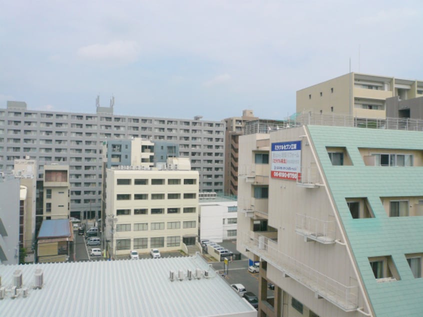  大阪メトロ御堂筋線/江坂駅 徒歩5分 3階 築16年