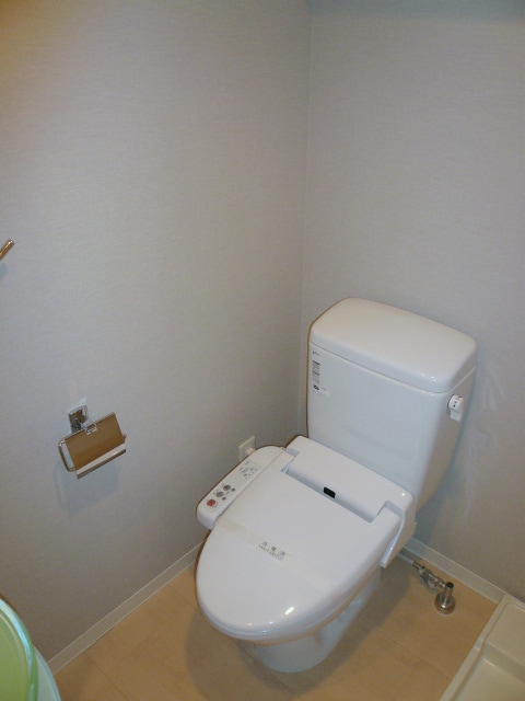  大阪メトロ御堂筋線/江坂駅 徒歩5分 3階 築16年