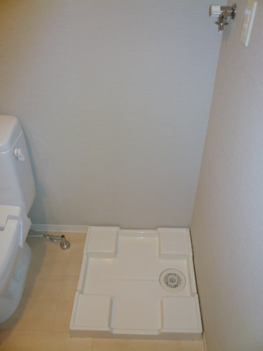  大阪メトロ御堂筋線/江坂駅 徒歩5分 3階 築16年